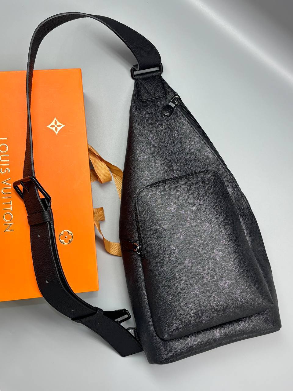 Слинг Louis Vuitton LUX-136636 фото Слинг Louis Vuitton Артикул LUX-136636