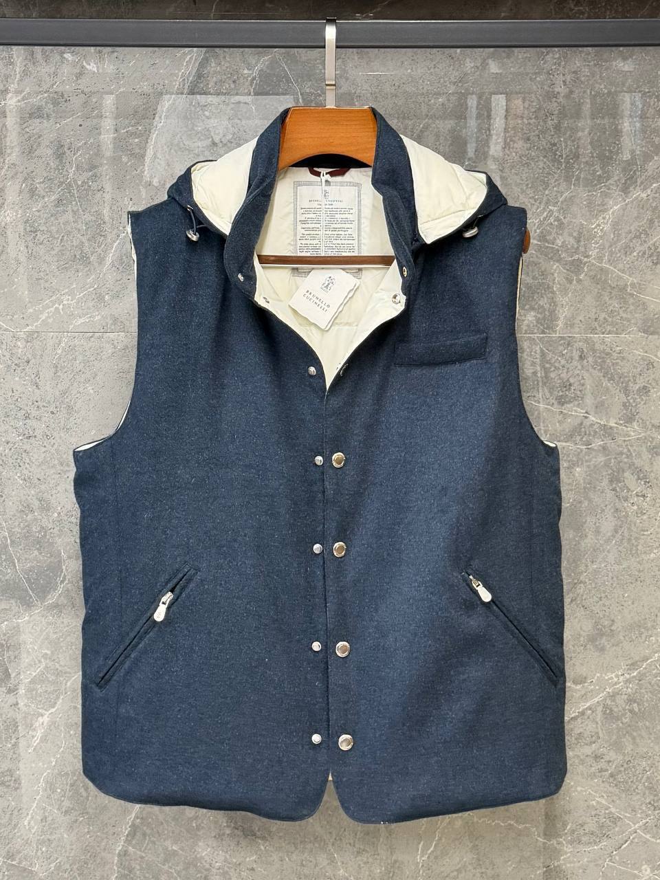 Жилет Brunello Cucinelli LUX-136614 фото Жилет Brunello Cucinelli Артикул LUX-136614