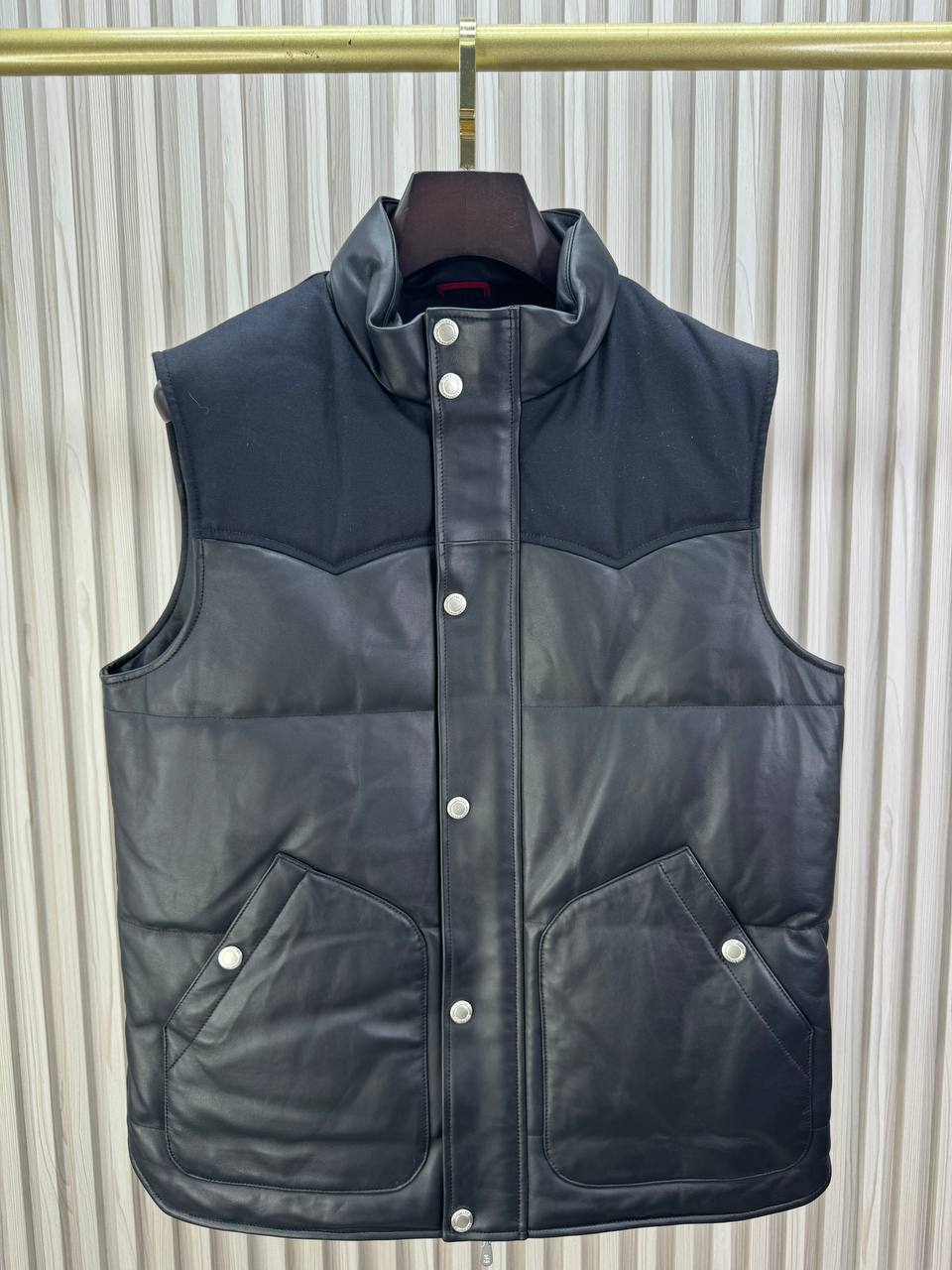 Жилет Brunello Cucinelli LUX-136750 фото Жилет Brunello Cucinelli Артикул LUX-136750