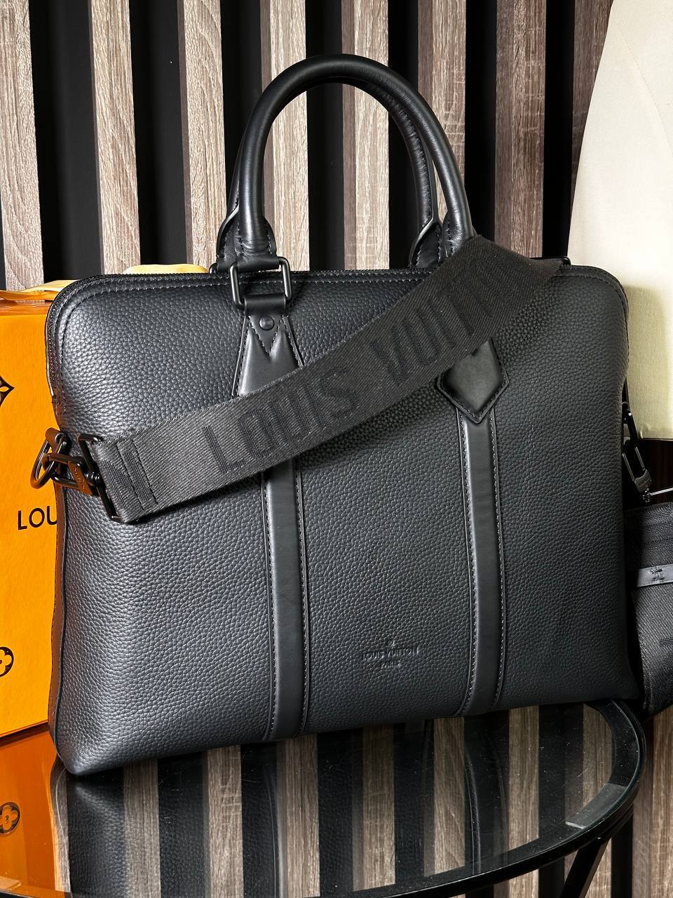 Портфель Louis Vuitton LUX-136808 фото Портфель Louis Vuitton Артикул LUX-136808