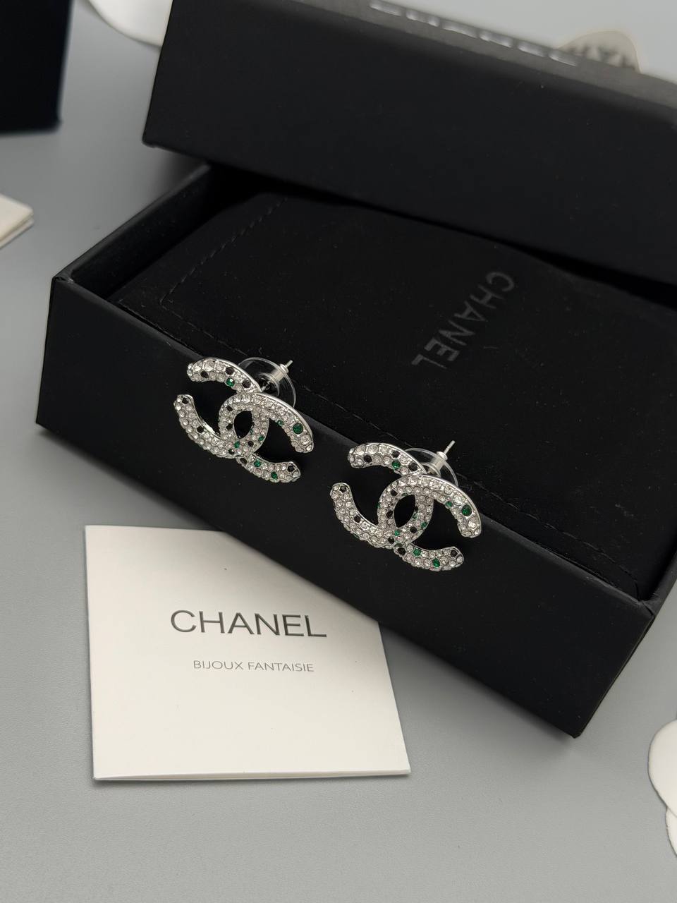 Серьги Chanel LUX-136819 фото Серьги Chanel Артикул LUX-136819