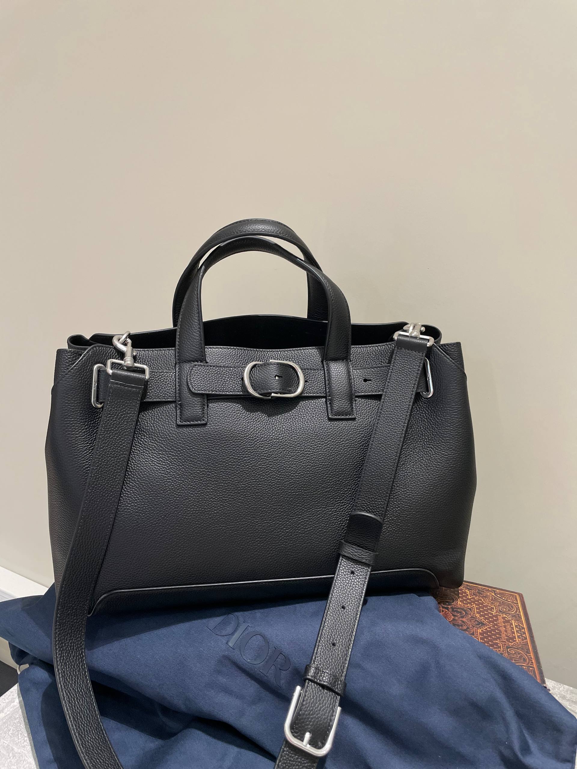 Сумка-тоут Dior Normandie Medium Christian Dior LUX-137006 фото Сумка-тоут Dior Normandie Medium Christian Dior Артикул LUX-137006