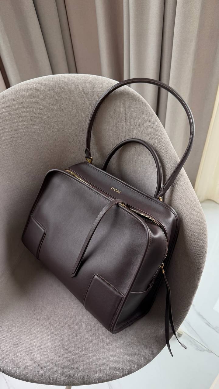 Сумка женская Amazona 180 Loewe LUX-137017 фото Сумка женская Amazona 180 Loewe Артикул LUX-137017