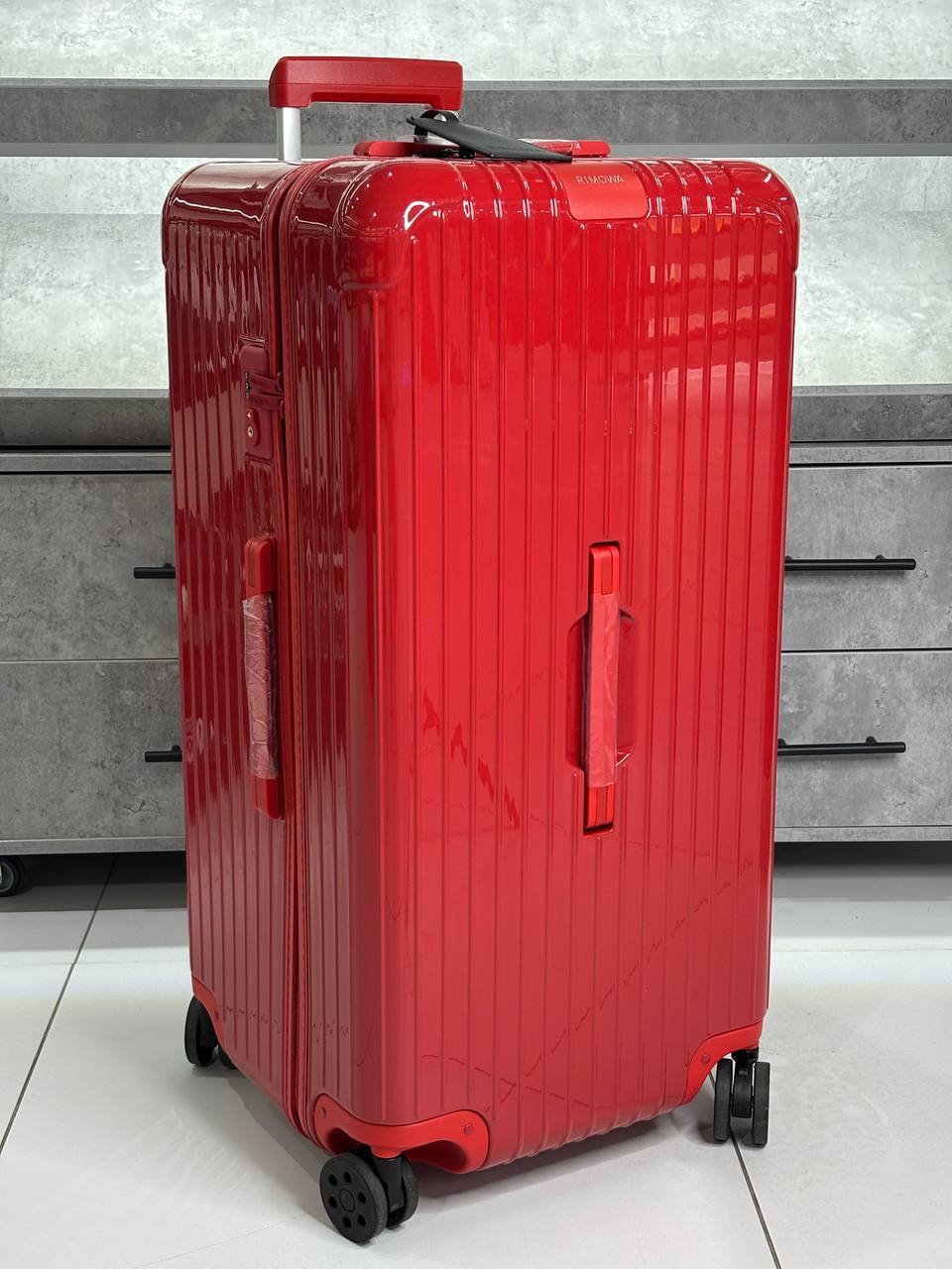 Чемодан Rimowa LUX-137048 фото Чемодан Rimowa Артикул LUX-137048