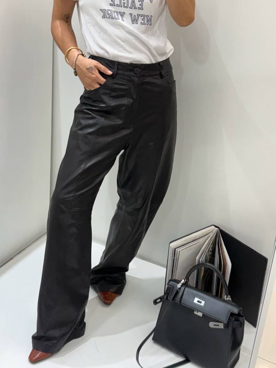 Кожаные брюки Yves Saint Laurent LUX-137090 фото Кожаные брюки Yves Saint Laurent Артикул LUX-137090