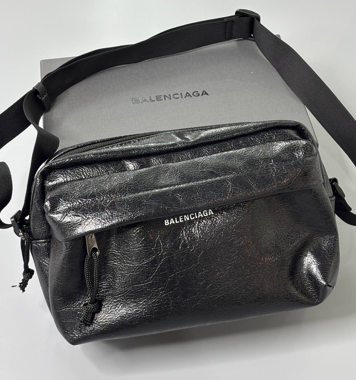 Мессенджер Balenciaga LUX-137108 фото Мессенджер Balenciaga Артикул LUX-137108
