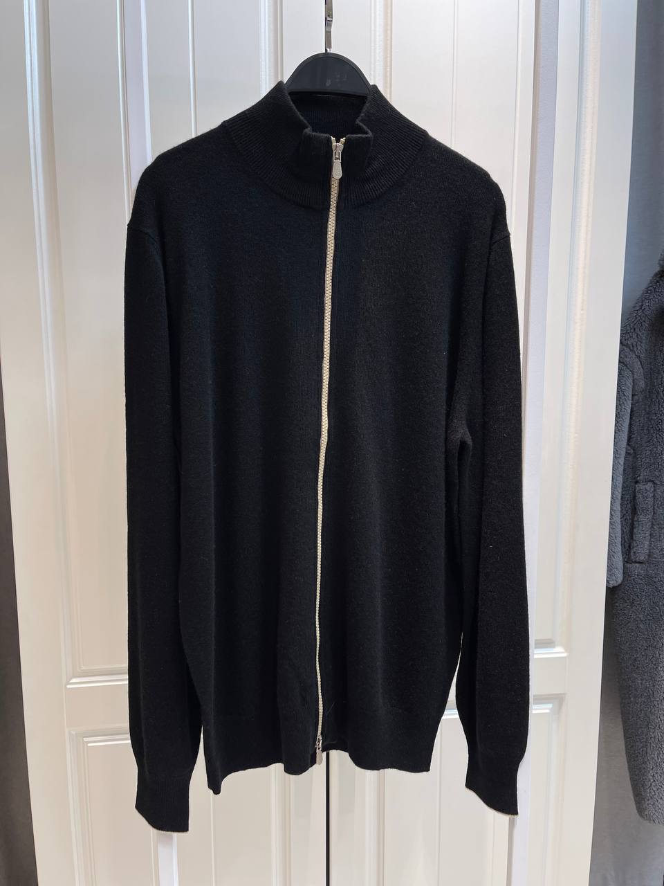 Кардиган Brunello Cucinelli LUX-137128 фото Кардиган Brunello Cucinelli Артикул LUX-137128