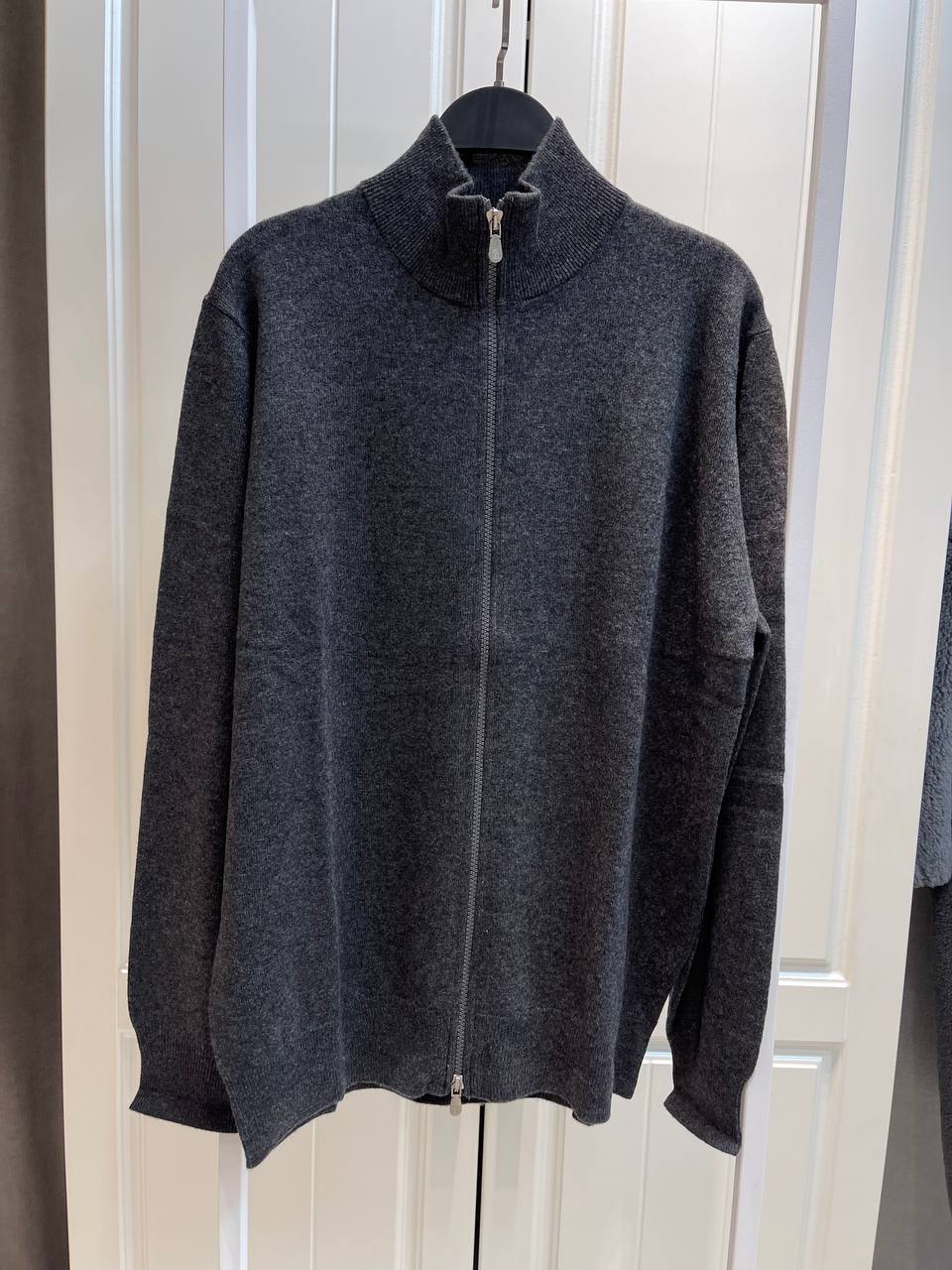 Кардиган Brunello Cucinelli LUX-137127 фото Кардиган Brunello Cucinelli Артикул LUX-137127