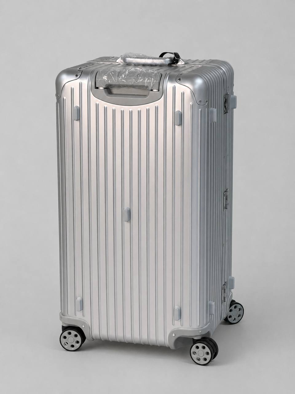 Чемодан Rimowa LUX-137209 фото Чемодан Rimowa Артикул LUX-137209