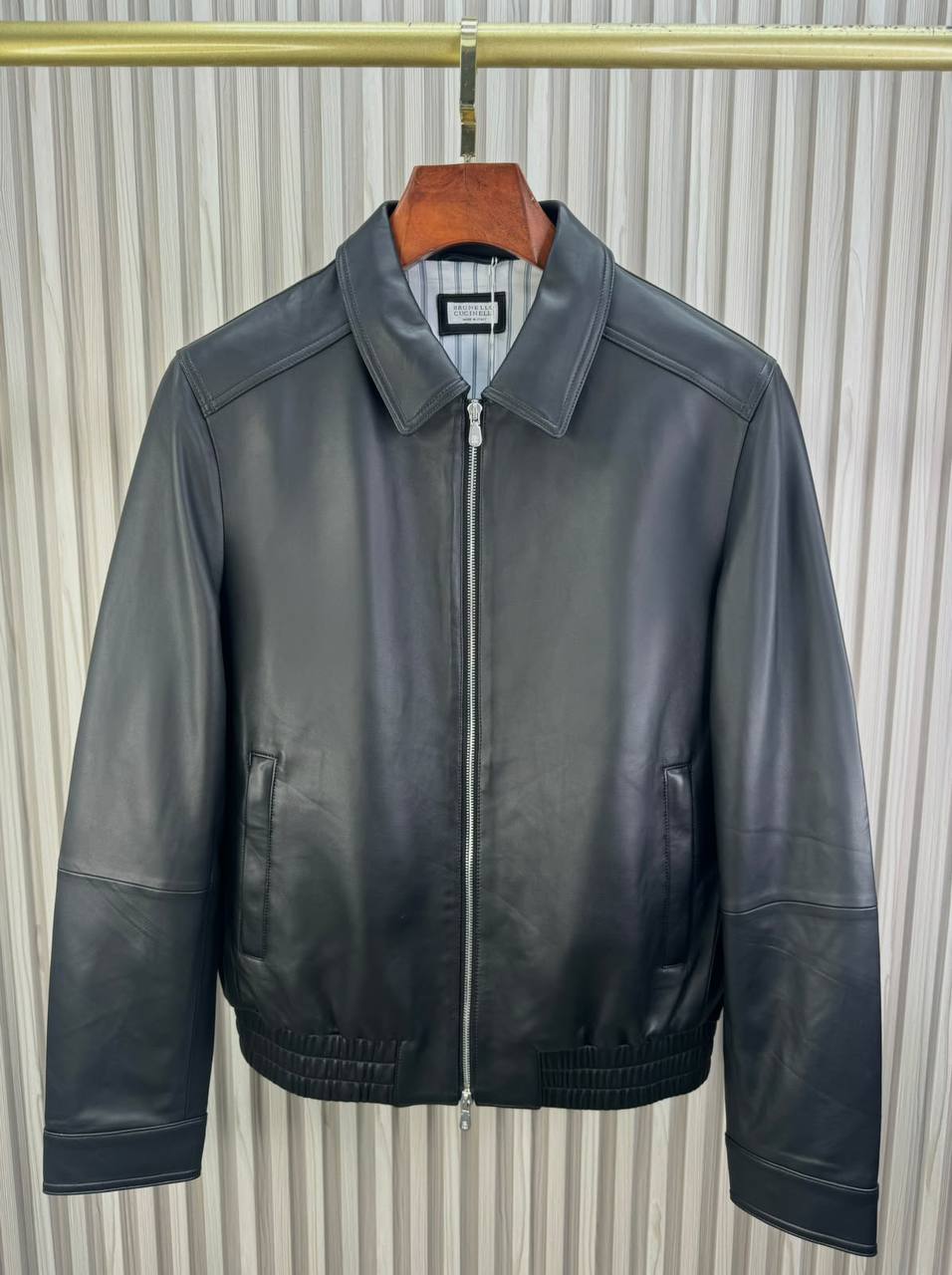Кожаная куртка Brunello Cucinelli LUX-137336 фото Кожаная куртка Brunello Cucinelli Артикул LUX-137336