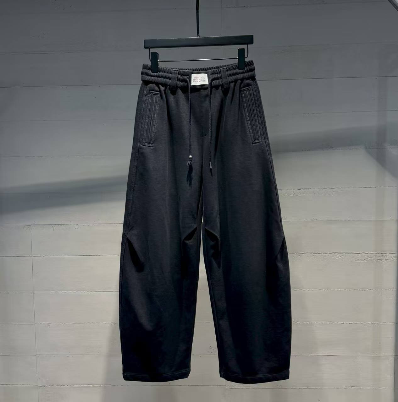 Брюки Maison Margiela LUX-137342 фото Брюки Maison Margiela Артикул LUX-137342