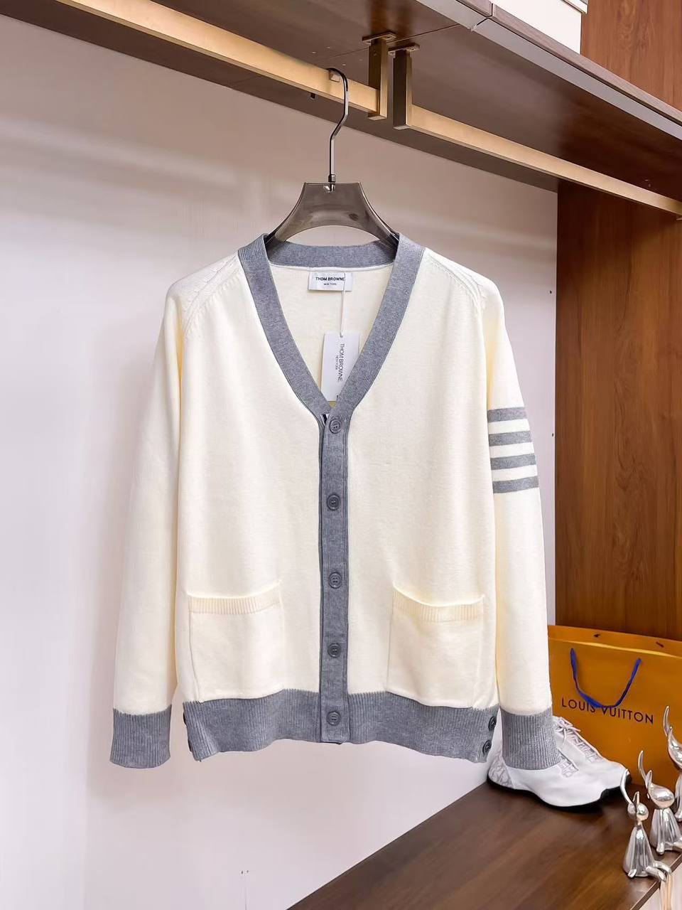 Кардиган THOM BROWNE LUX-137381 фото Кардиган THOM BROWNE Артикул LUX-137381