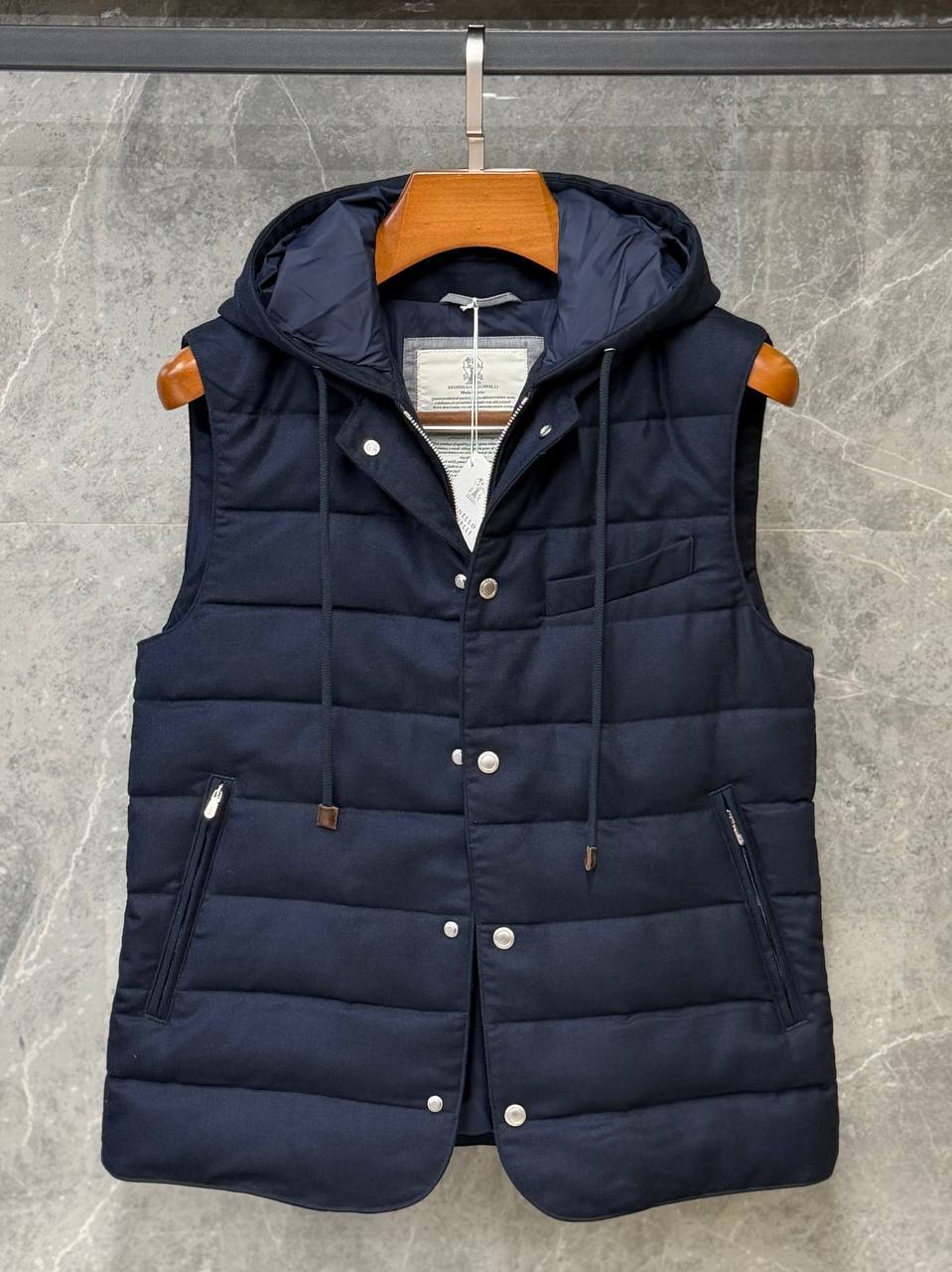 Жилет мужской Brunello Cucinelli LUX-137474 фото Жилет мужской Brunello Cucinelli Артикул LUX-137474