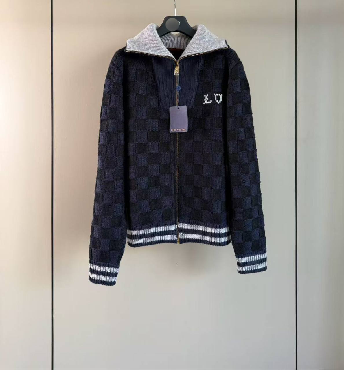 Кофта Louis Vuitton LUX-137556 фото Кофта Louis Vuitton Артикул LUX-137556