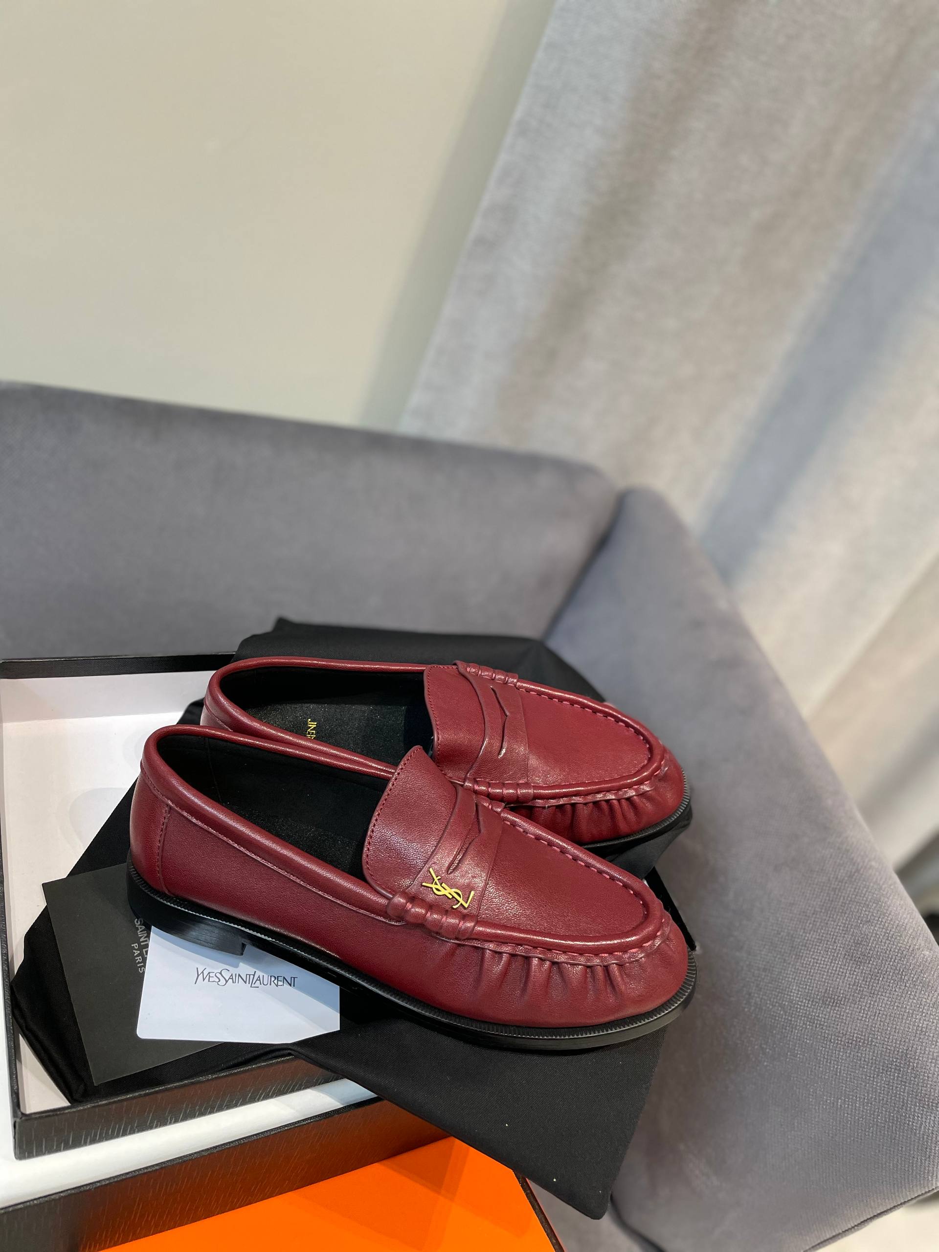 Лоферы Yves Saint Laurent LUX-137736 фото Лоферы Yves Saint Laurent Артикул LUX-137736