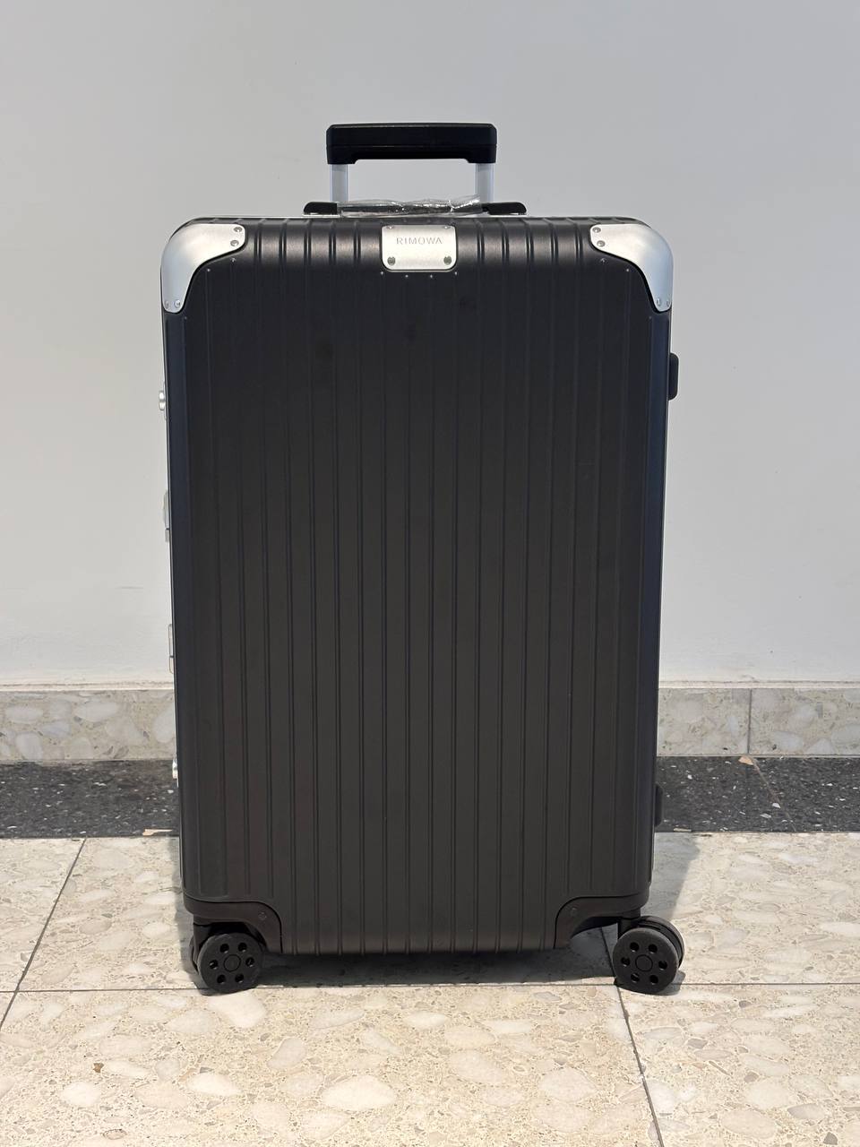Чемодан Rimowa LUX-137895 фото Чемодан Rimowa Артикул LUX-137895