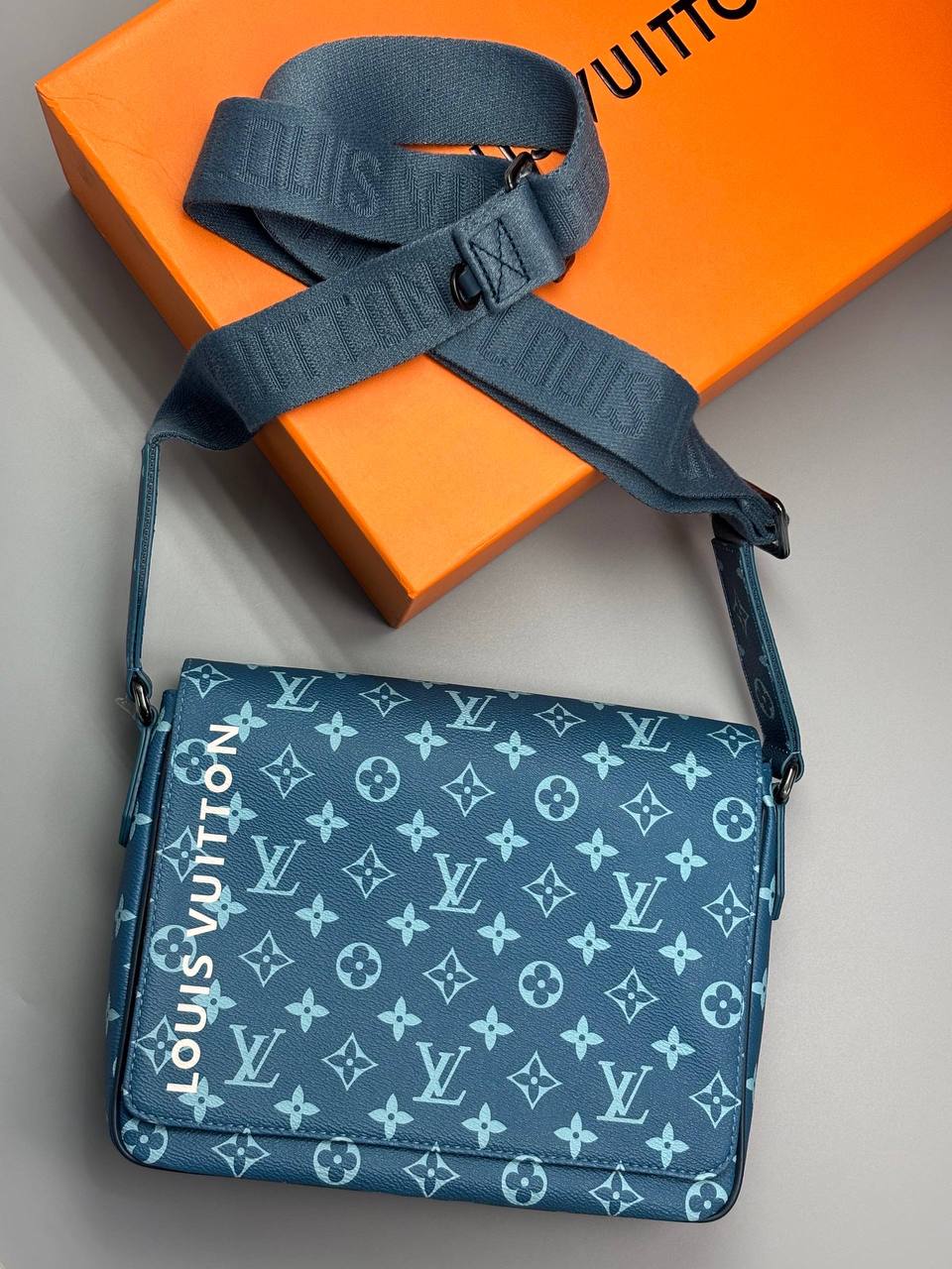 Мессенджер Louis Vuitton LUX-138082 фото Мессенджер Louis Vuitton Артикул LUX-138082