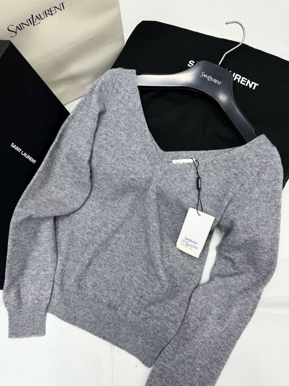 Свитер женский Yves Saint Laurent LUX-138237 фото Свитер женский Yves Saint Laurent Артикул LUX-138237