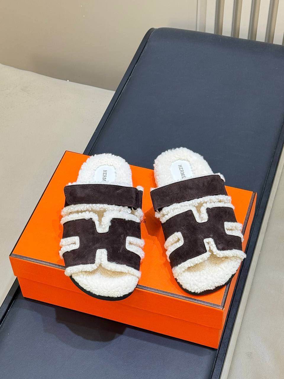 Chypre Sandal Hermes LUX-138210 фото Chypre Sandal Hermes Артикул LUX-138210