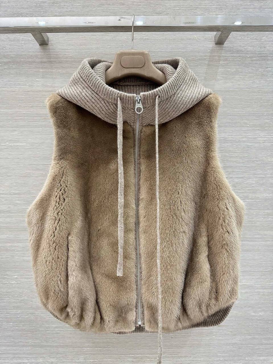 Жилет Loro Piana LUX-138374 фото Жилет Loro Piana Артикул LUX-138374