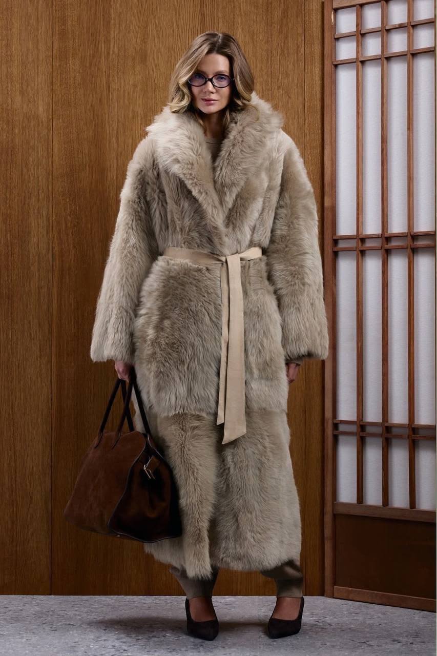 Дубленка двухсторонняя Fendi LUX-138397 фото Дубленка двухсторонняя Fendi Артикул LUX-138397