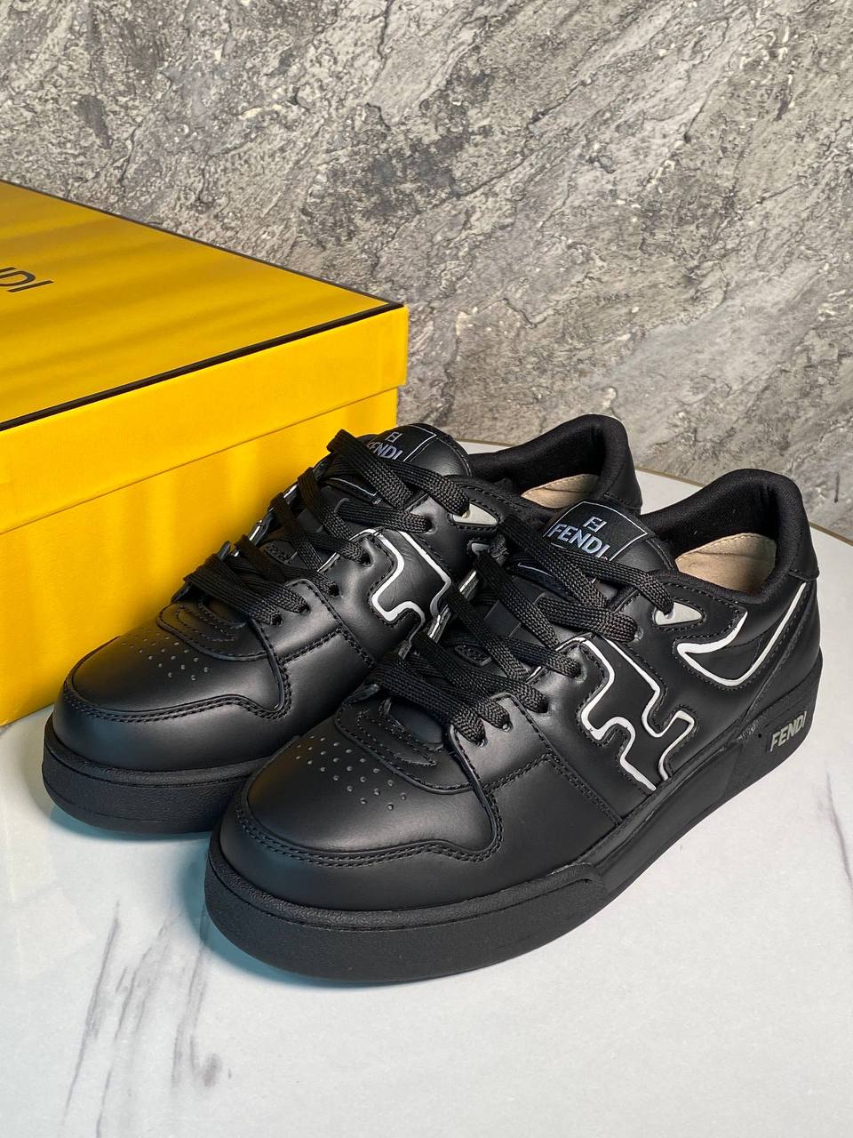 Кроссовки мужские Fendi LUX-138445 фото Кроссовки мужские Fendi Артикул LUX-138445