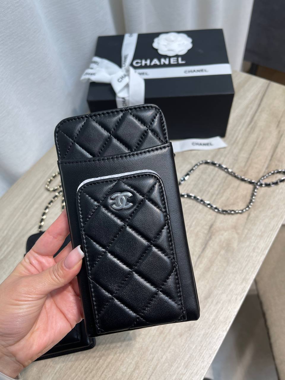 Сумочка-чехол Chanel LUX-138613 фото Сумочка-чехол Chanel Артикул LUX-138613